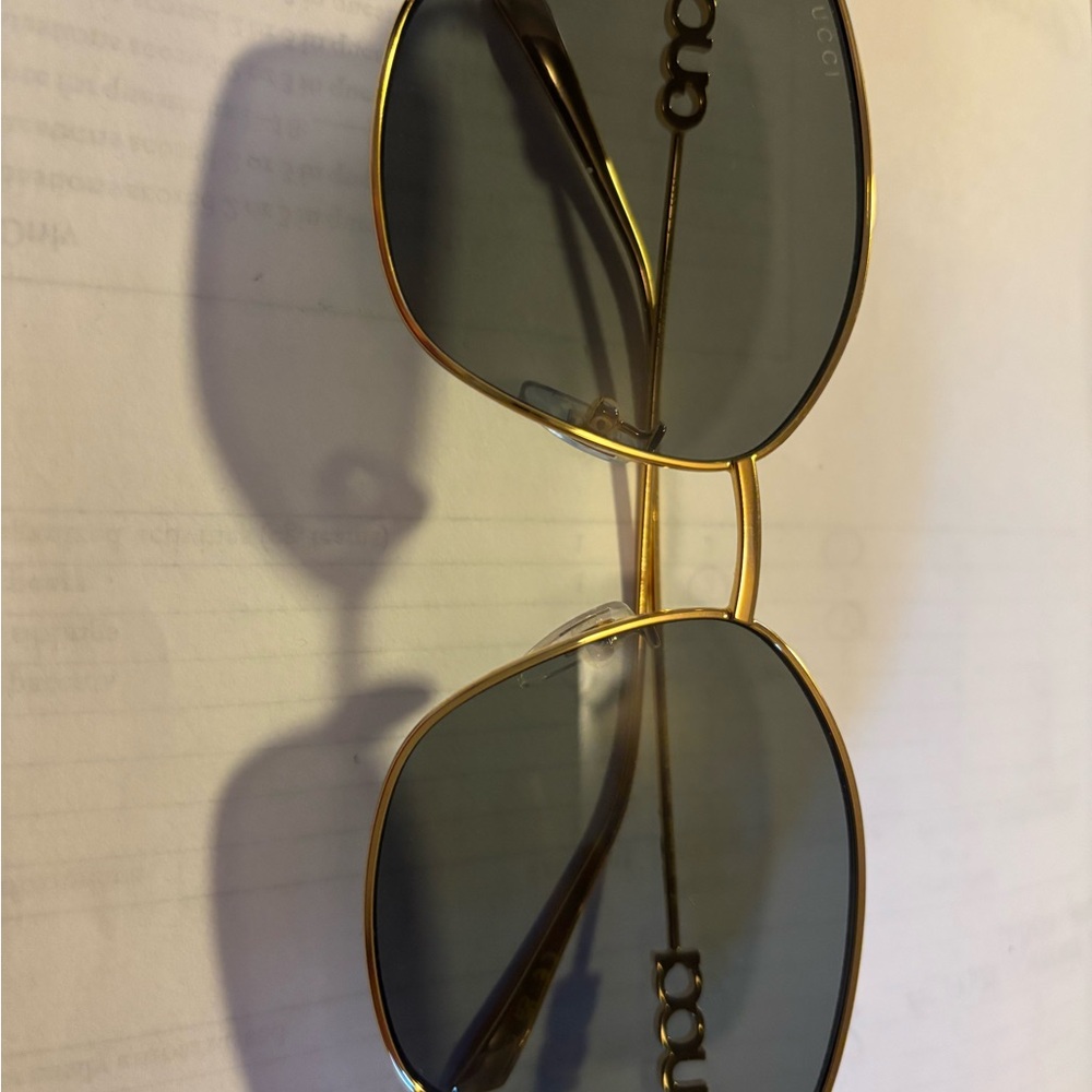 Gucci Gold Frame Black Lens Women's Sunglasses - Picture 2 of 2
